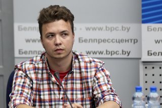 L'ex-journaliste dissident avait été arrêté en 2021 après l'interception spectaculaire d'un avion de ligne, qui avait suscité un tollé et des sanctions occidentales contre Minsk.